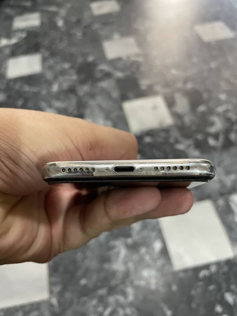 iPhone X 5