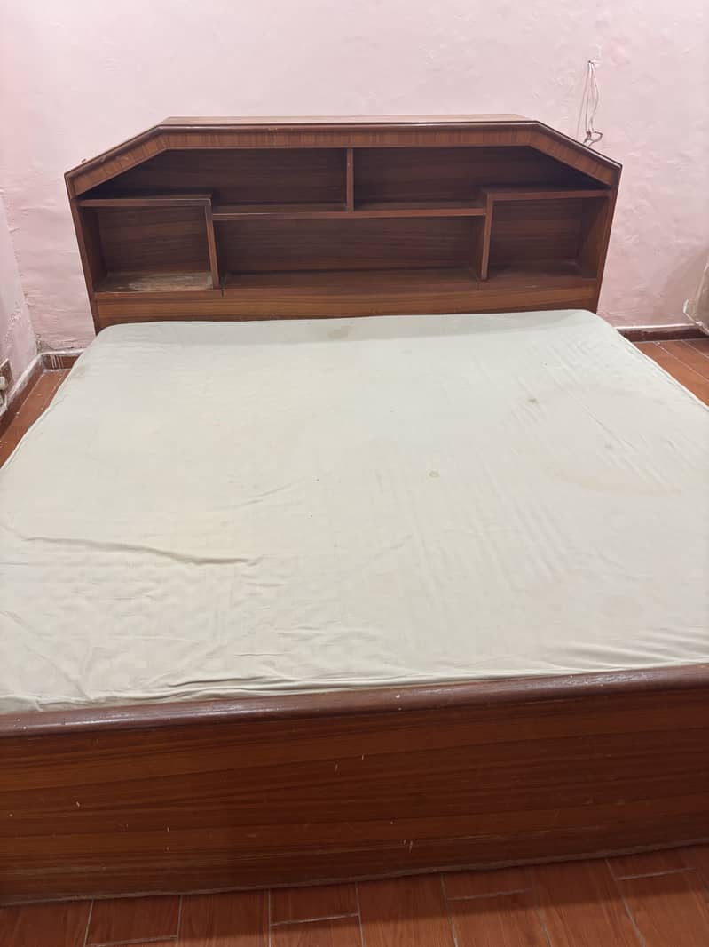 Used double bed 0