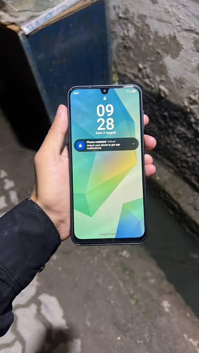 samsung a16  . . 8 256