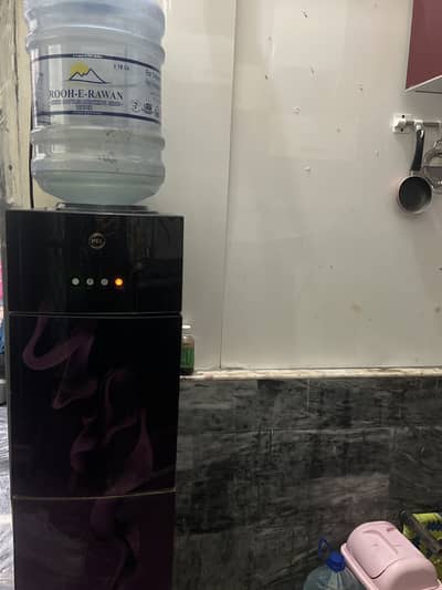 WATER DESPENSER