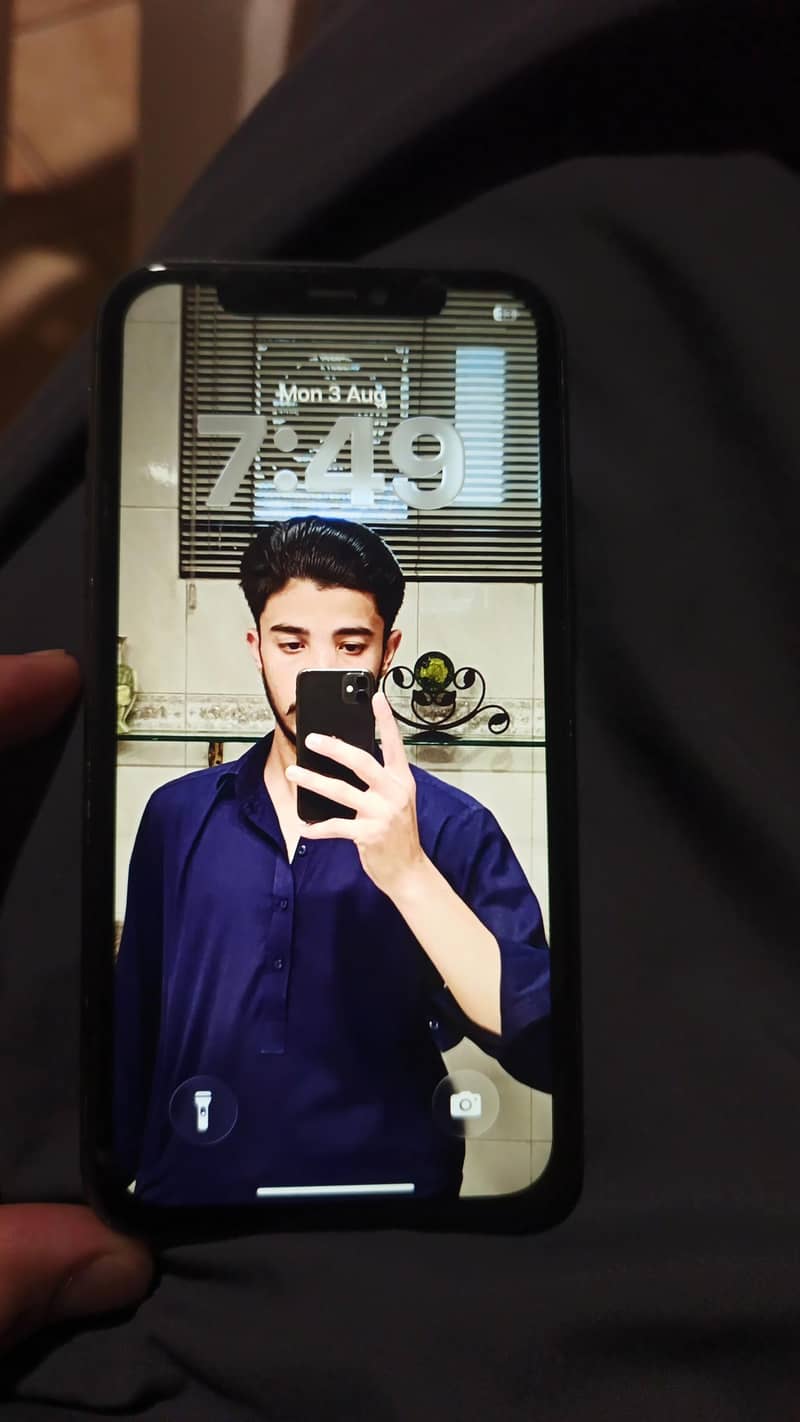 Apple iPhone 11 3