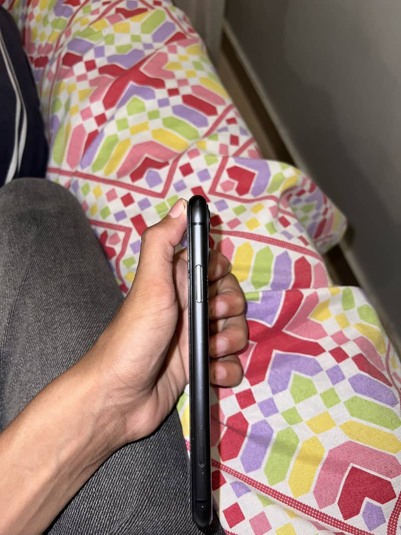 Apple iPhone 11 6