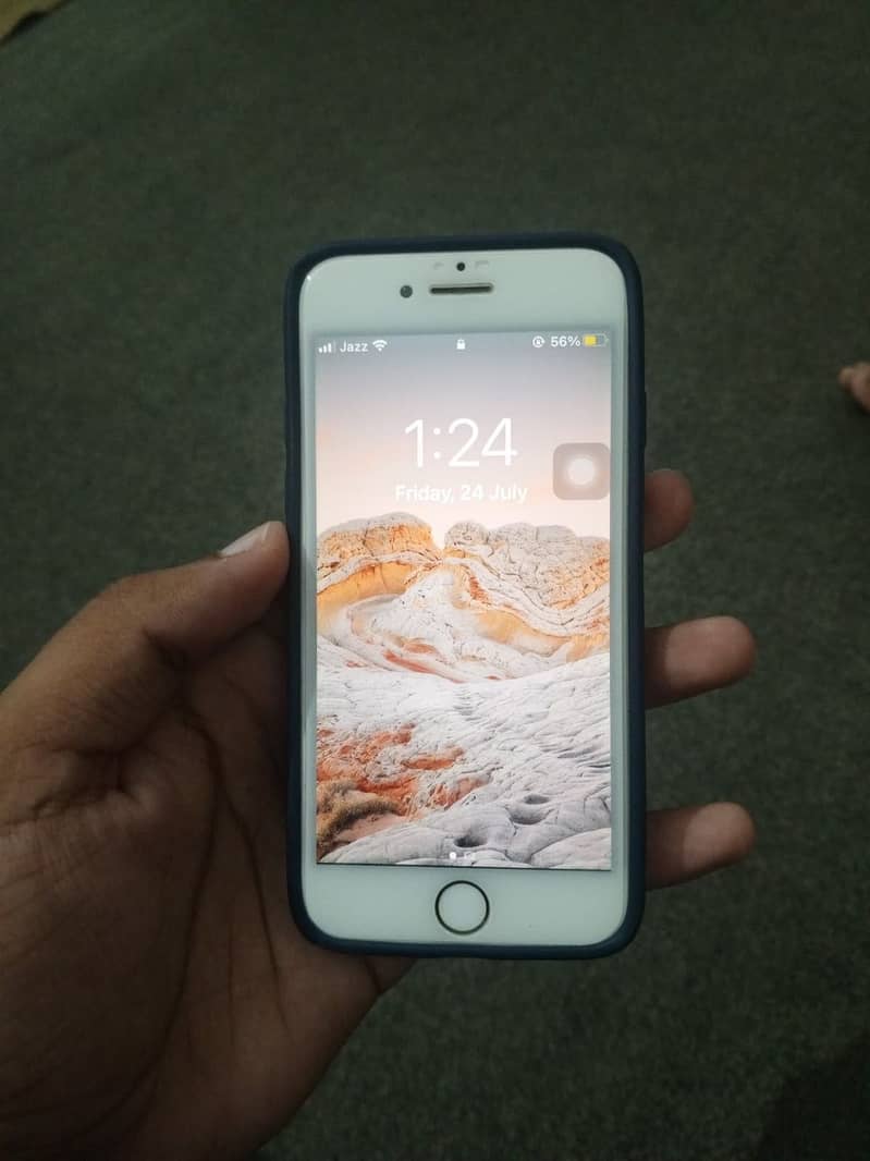Apple iPhone 7 2