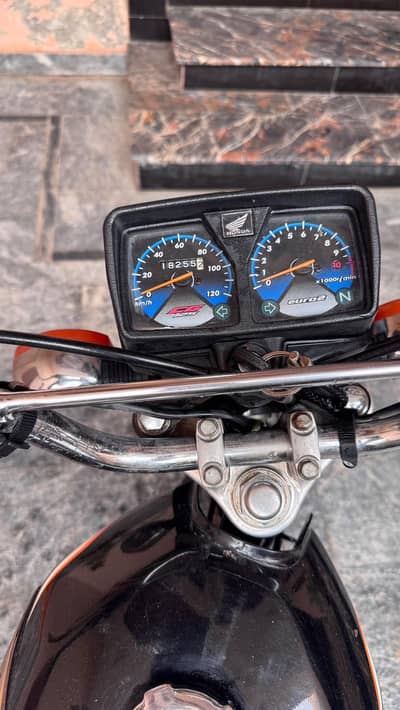Honda 125 Black