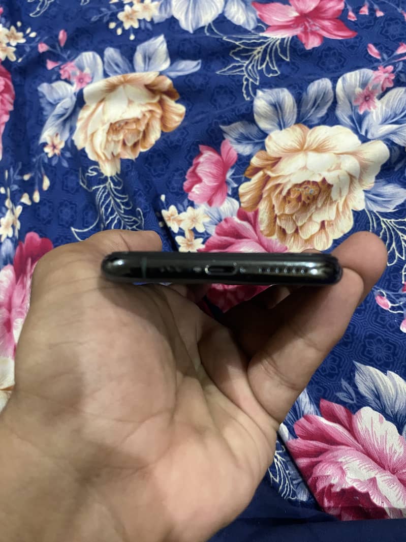 Apple iPhone 11 Pro 8