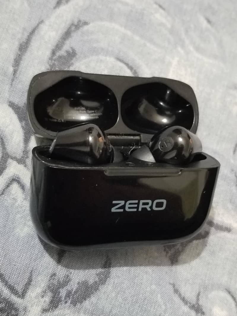 Aura Zero buds. . 2