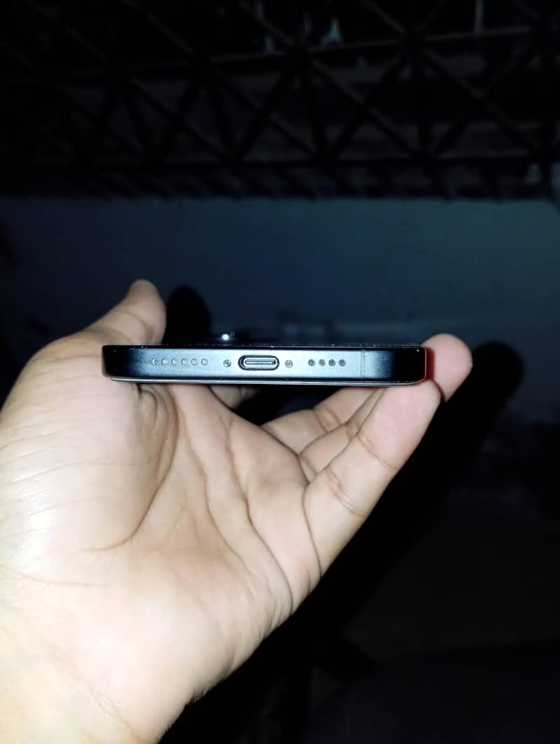 Apple iPhone 16 Plus 2