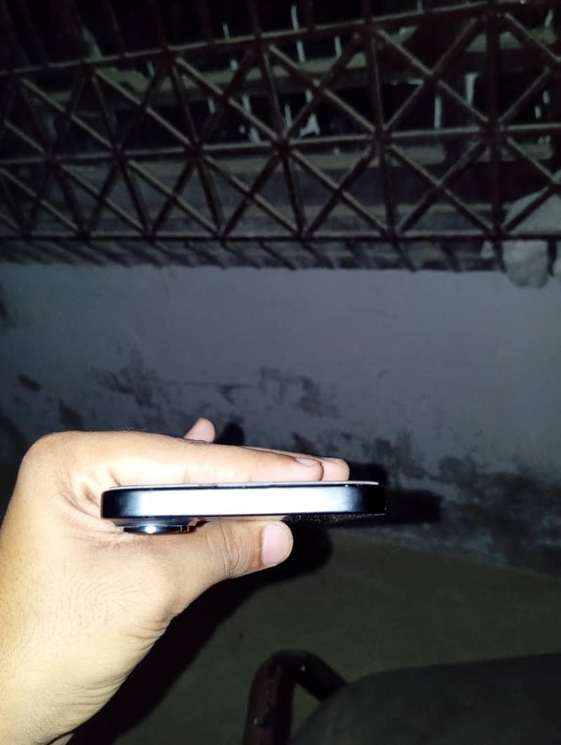 Apple iPhone 16 Plus 4