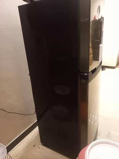 dawlance medium size fridge for sale