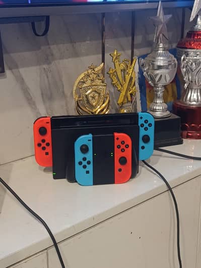 Nintendo switch 1, imported from USA, 2 pairs of controllers