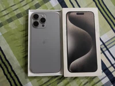 IPhone 15 Pro Max 256gb natural with box mint