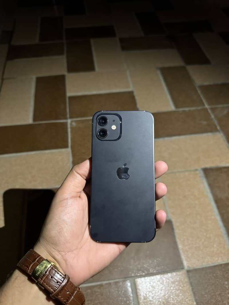 Apple iPhone 12 6