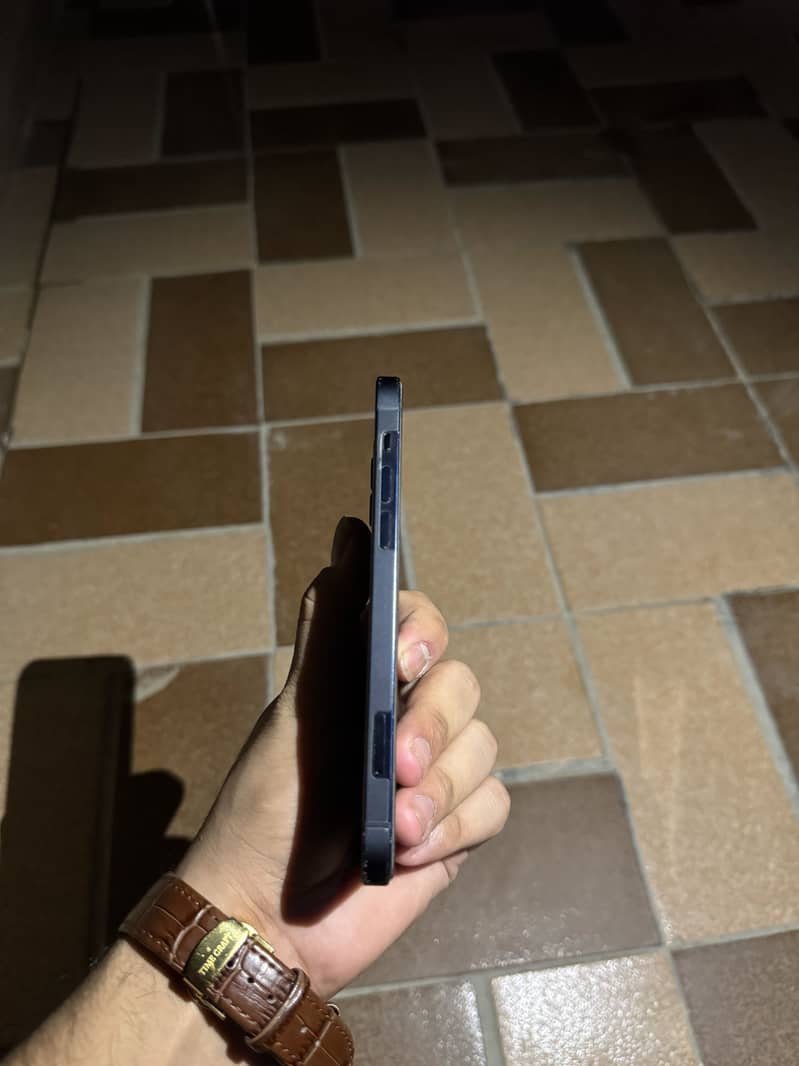 Apple iPhone 12 7