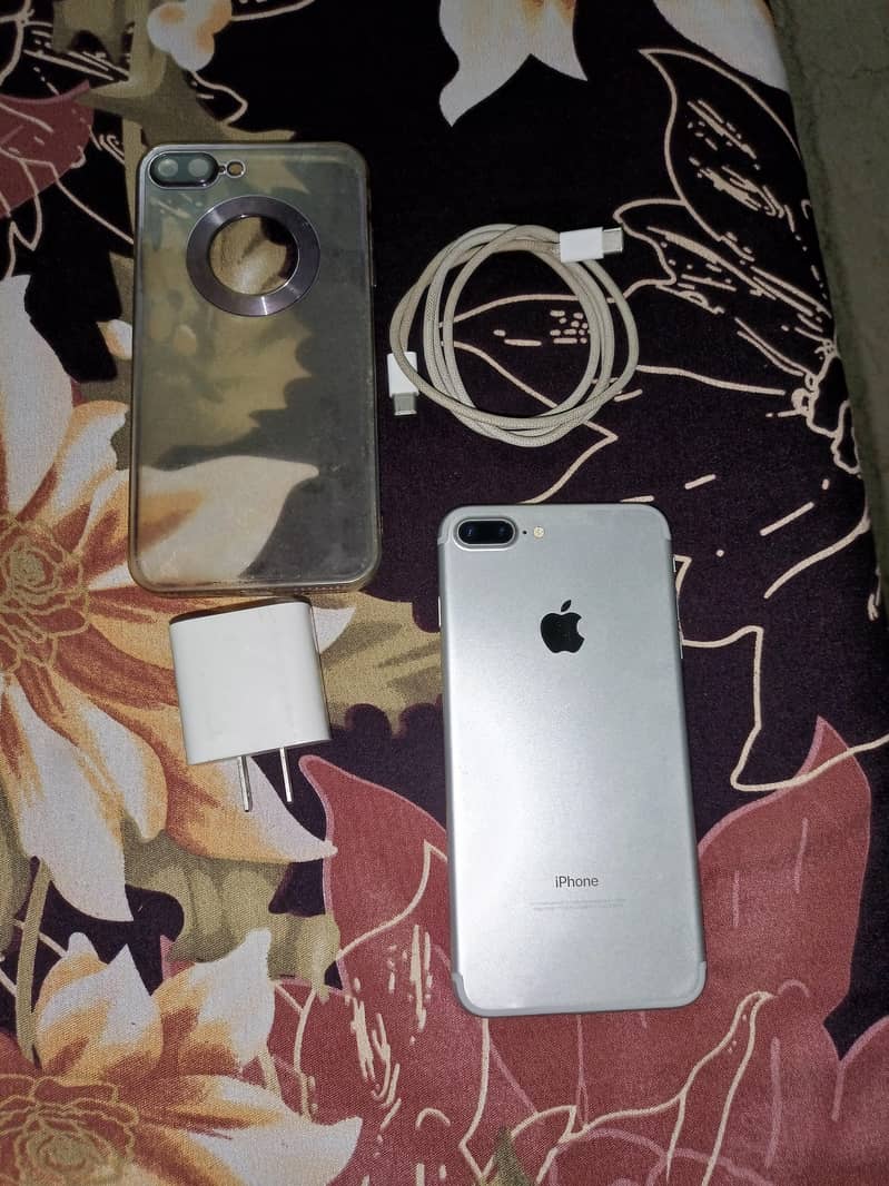 Apple iPhone 7 Plus 3
