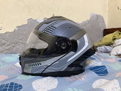 Aero Shield Full Face Helmet – 9.5/10 Condition – Like New