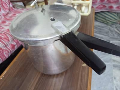 pressure cooker