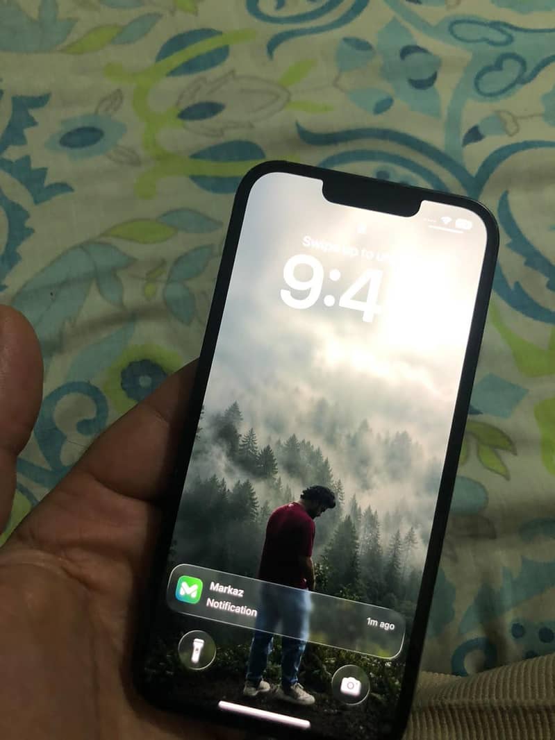 Apple iPhone 13 0