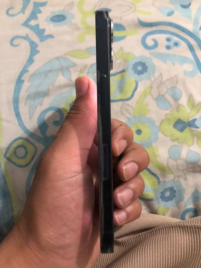 Apple iPhone 13 3