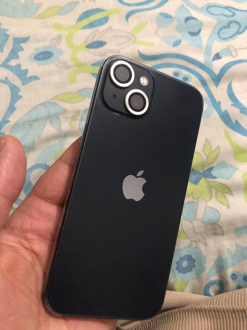 Apple iPhone 13 4