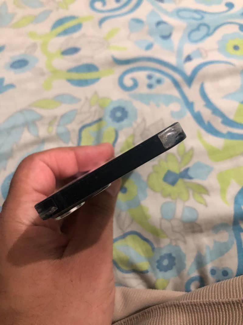 Apple iPhone 13 7