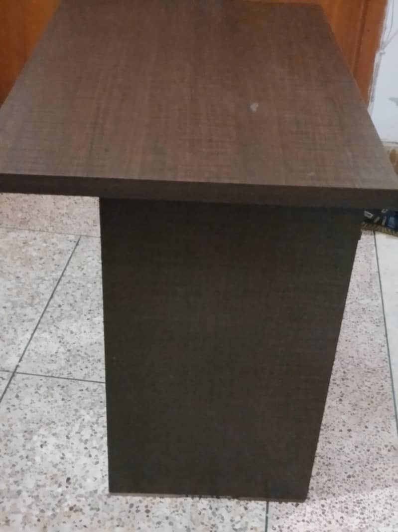 computer table 1
