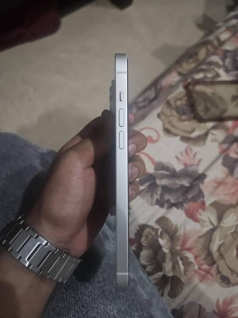 Apple iPhone 14 plus jv 1