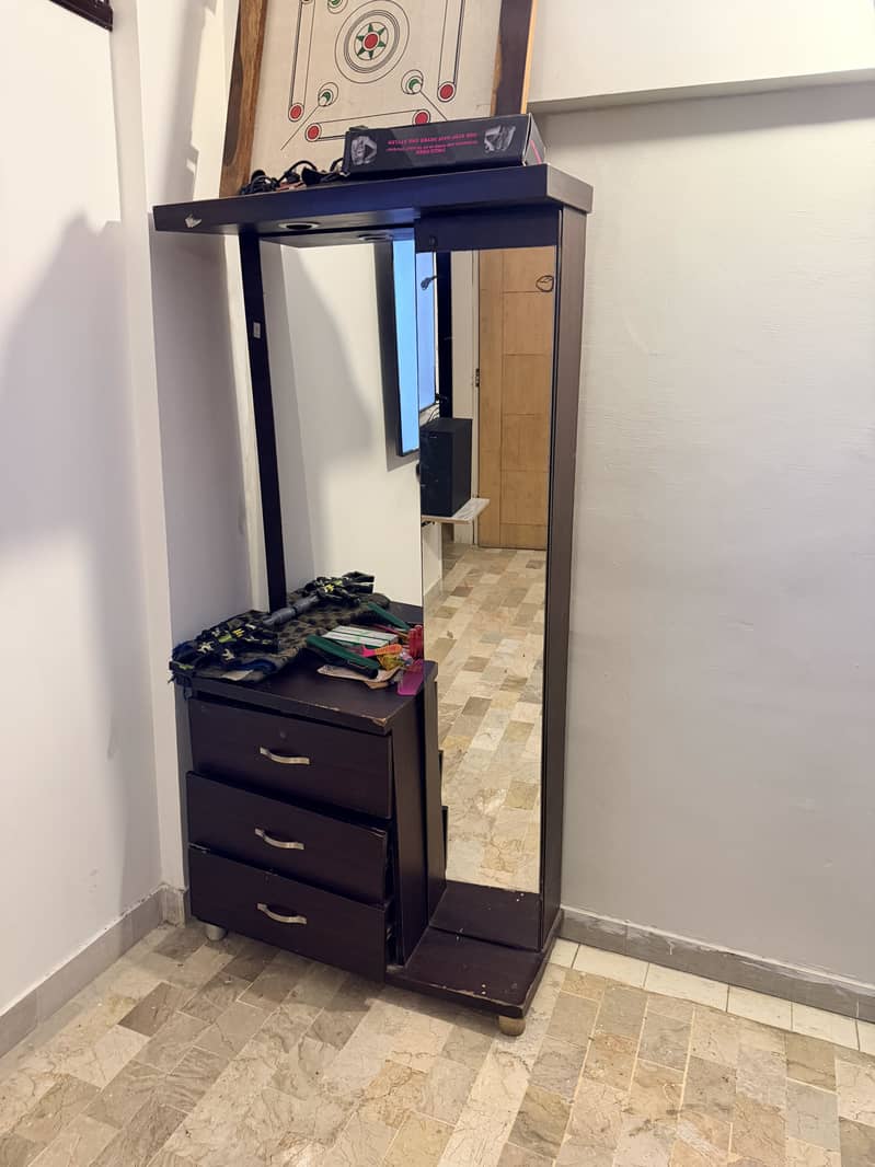 Double bed with side tables & dressing table 1