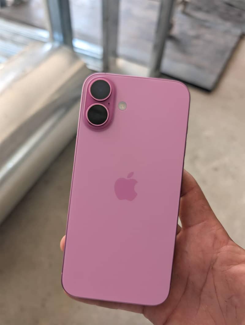 Apple iPhone 16 Plus 1