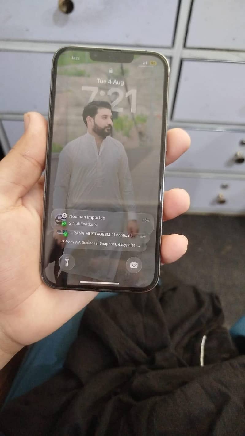 Apple iPhone 13 Pro 4