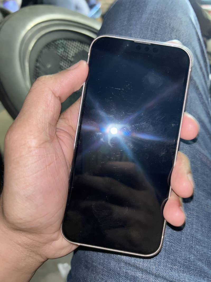 Apple iPhone 13 1