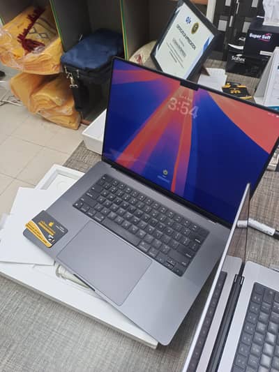 MACBOOK PRO M3 2023 16 INCH 18GB 512GB SSD 12 CPU 18 GPU 78 CC 98 HLT