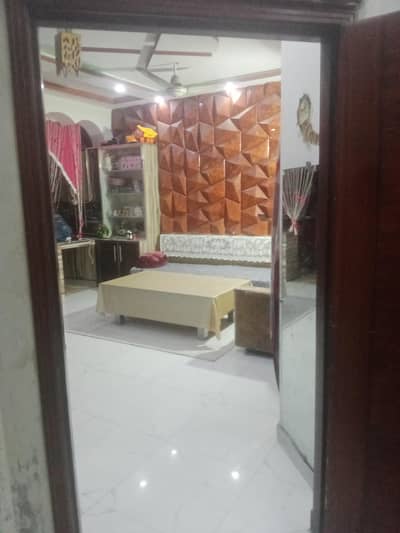 4 shop triple story Bulding 03/22/81/15/23/9