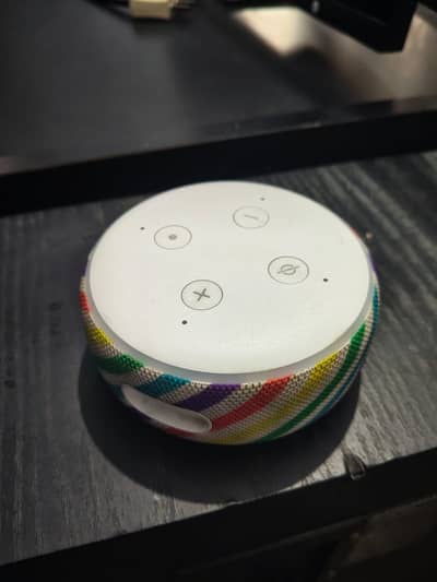 Selling My Amazon Alexa Echo Dot (3rd Gen) smart speaker.