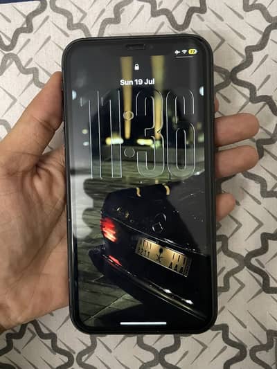 IPHONE 11 URGENT SALE
