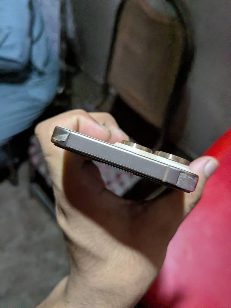 Apple iPhone 16 Pro 5