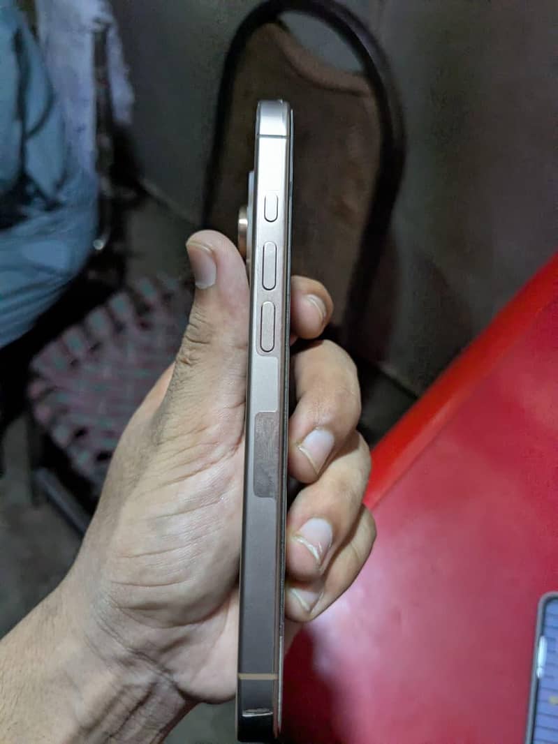 Apple iPhone 16 Pro 6