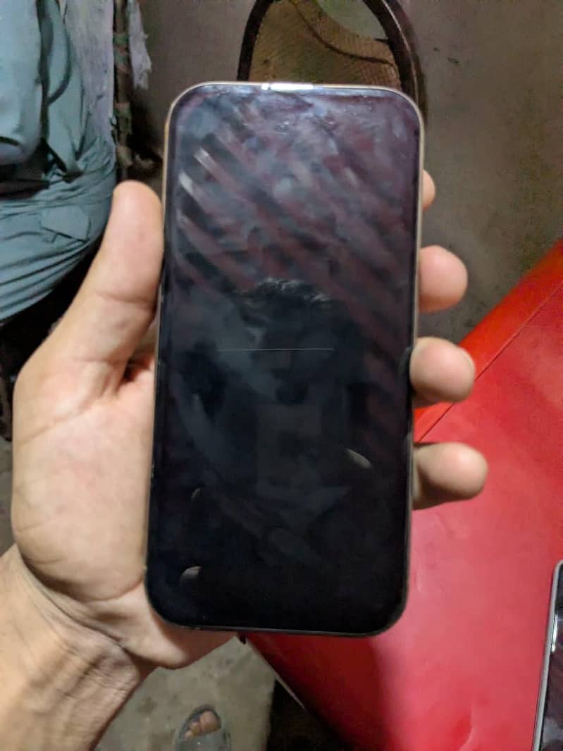Apple iPhone 16 Pro 8