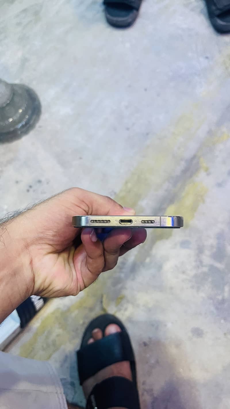 iphone 12 pro max 2