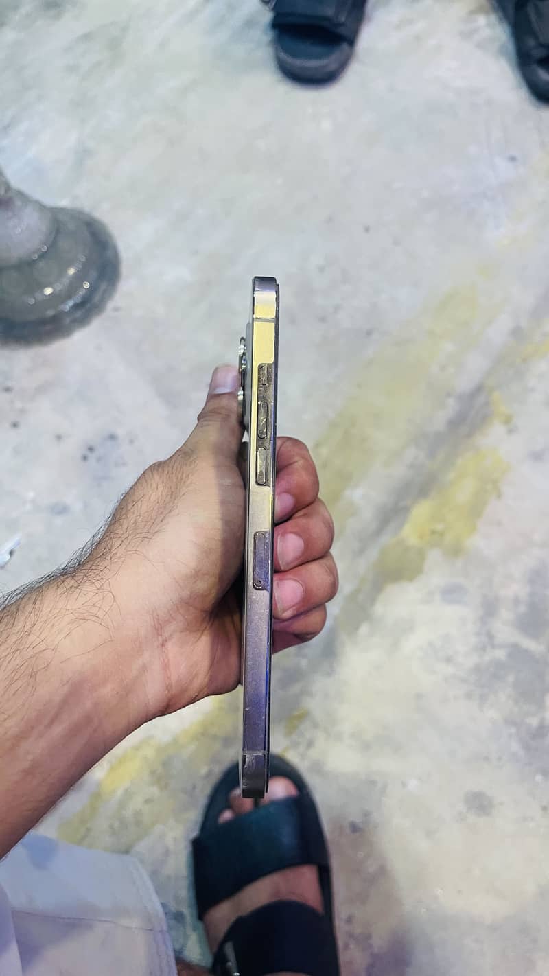 iphone 12 pro max 4