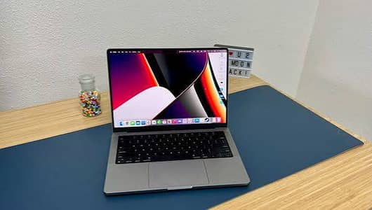 Selling Macbook M1 Pro with Box, 14", Apple Silicon Chip