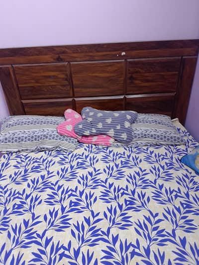 queen bed