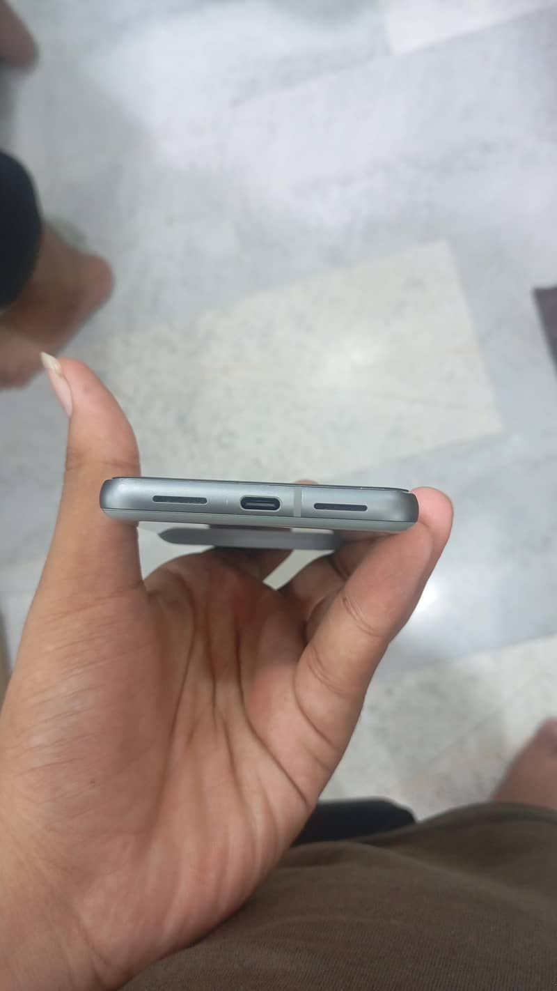 Google Pixel 8 2