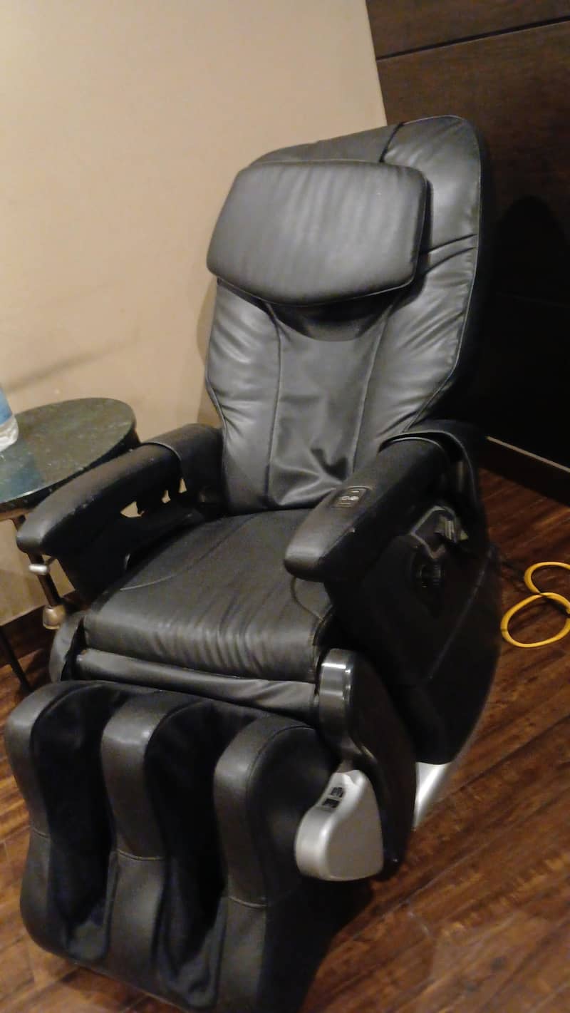message chair 1