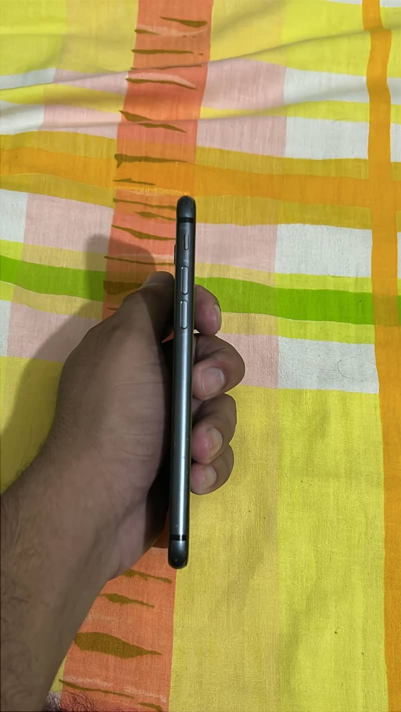 Apple iPhone 8 3