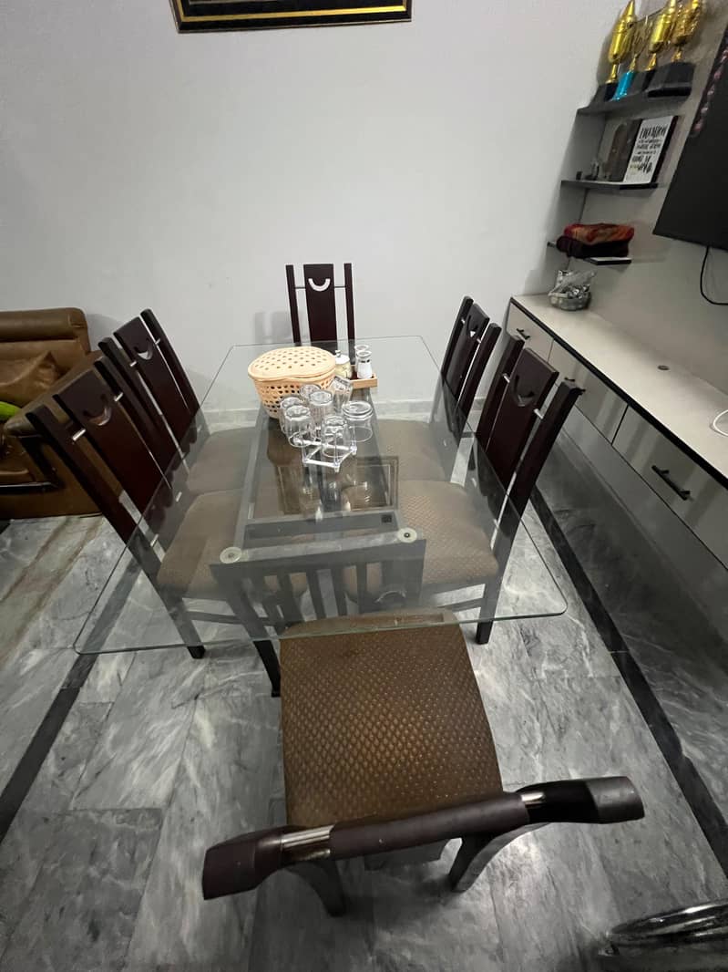 6 seater dining table 0