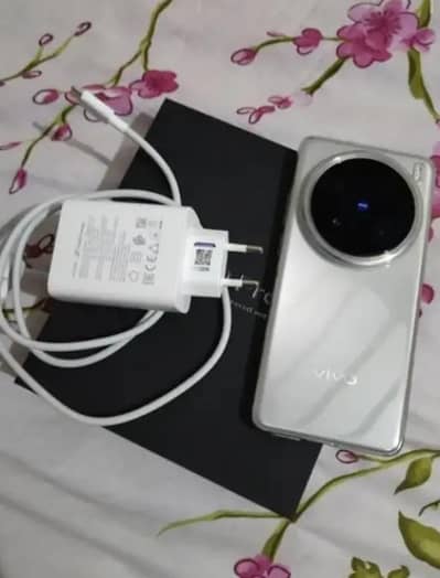 vivo x200 pro | Pta official | 16+16/512 | urgent sale (whtsp)
