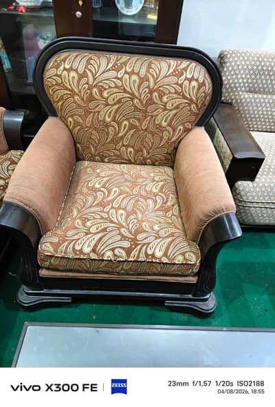 6 seater luxury sofa urgent sale