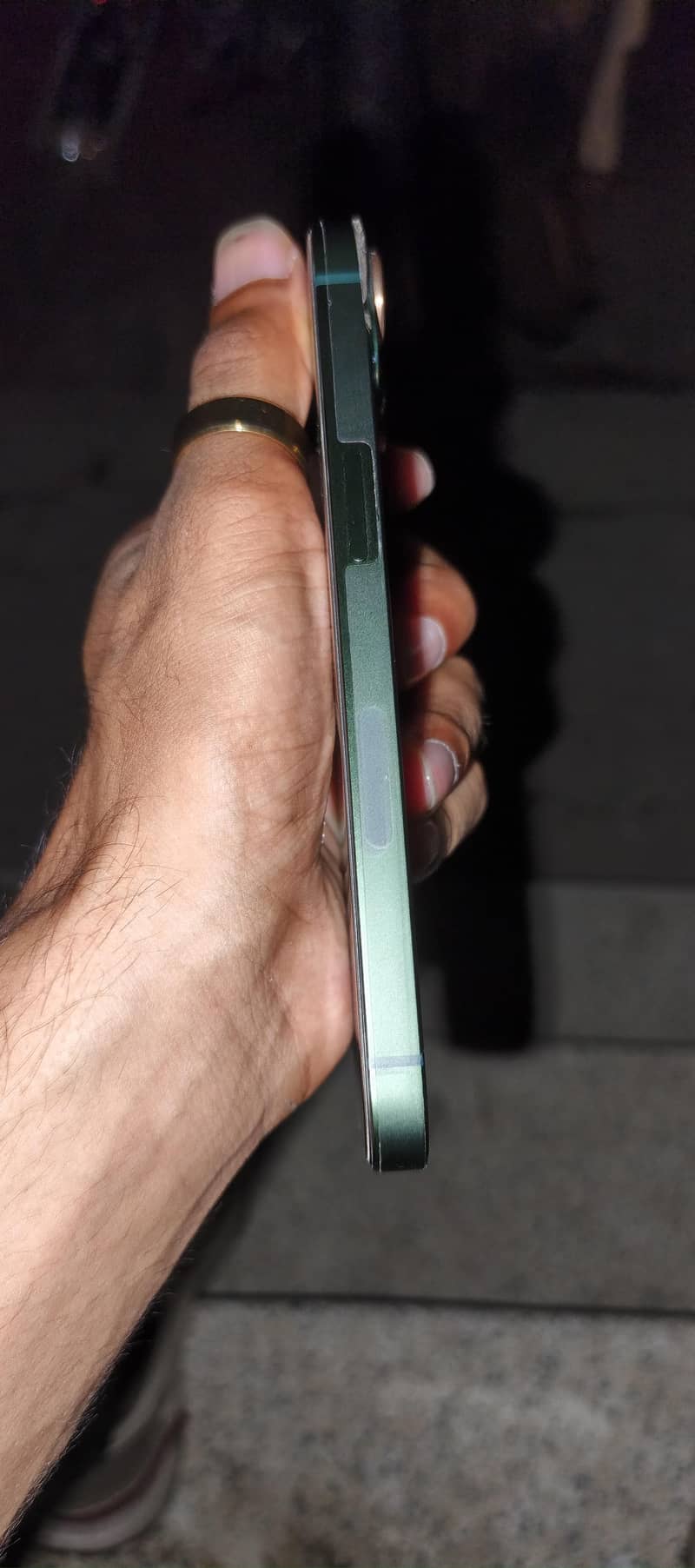 Apple iPhone 13 8