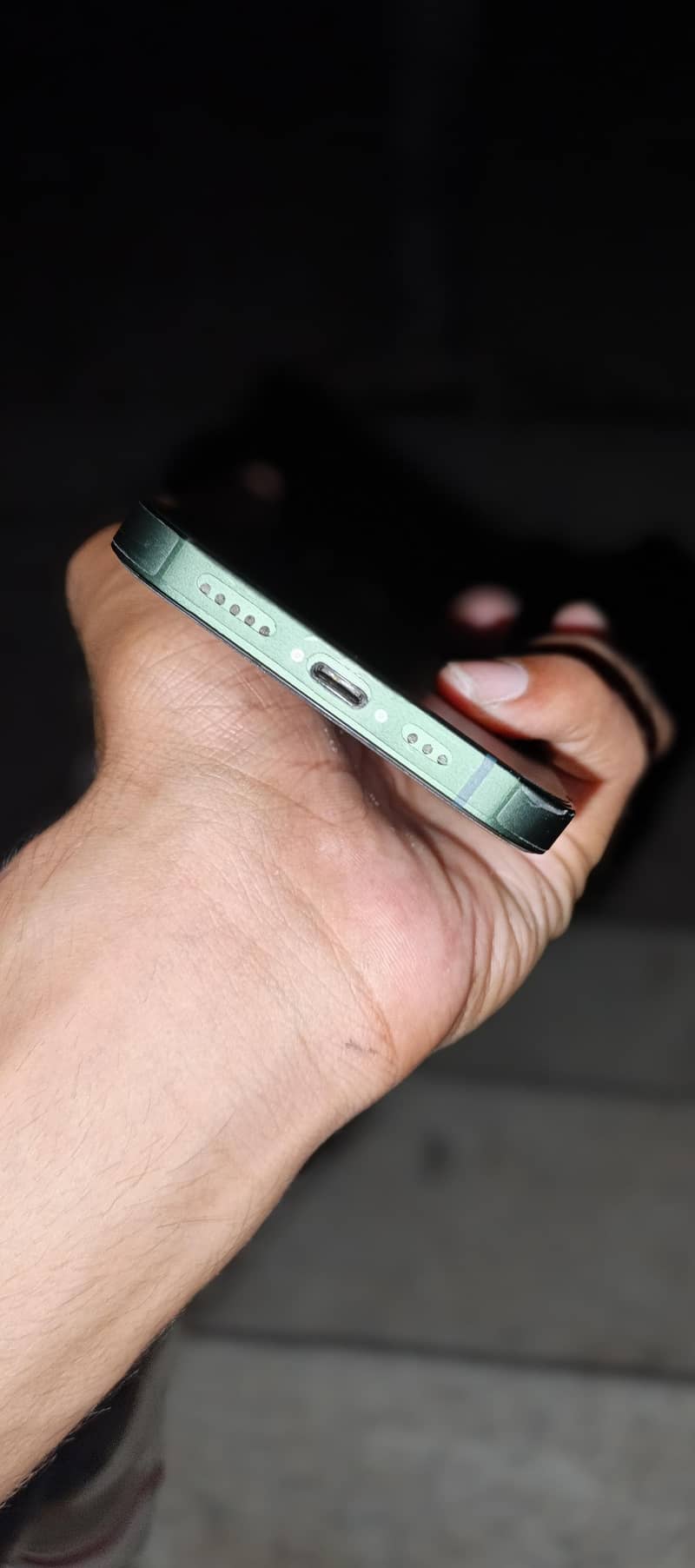 Apple iPhone 13 12