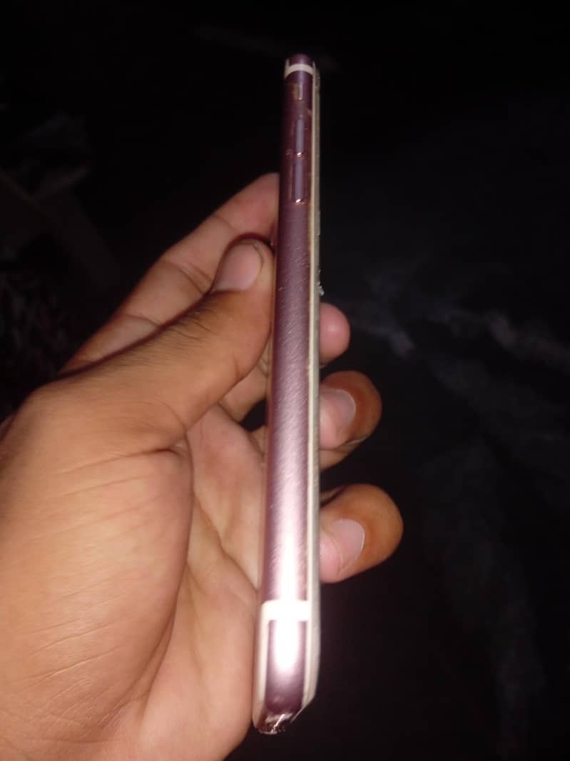 Apple iPhone 7 2